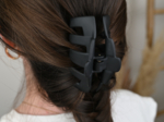 Large Rounded Hair Clip matte black