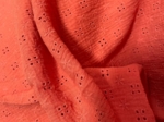 Coupon tissu 50 cm gaze dentelle corail