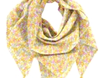 Pom pom scarf mimosa jaune rose