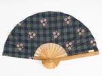 Hand-held fan tartan fleuri