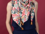 Pom pom scarf cerise en fleur