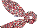 Short tail scrunchie tapis rouge