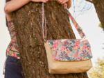 Narrow shoulder strap cerise en fleur