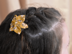 Star flower hairslide gypso ocre