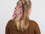 Short tail scrunchie poppy