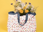 Tote bag with a zip reveil printanier