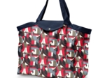 Tote bag with a zip pop bird