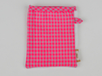 Make-up Remover Glove neon pink gingham