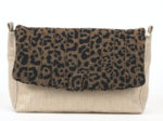 Flap of shoulder bag mocha quilted leopard