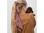 Long tail scrunchie tapis rouge