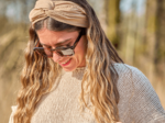 crossed headband gaze pailletée camel