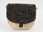 Flap of small shoulder bag mocha quilted leopard
