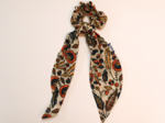 Short tail scrunchie plumes d'été