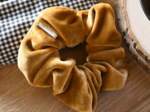 Scrunchie velours jaune or