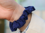 Small scrunchie blue english embroidery