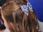 Bow tie hair slide scandinavia bleu