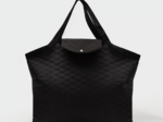 Tote bag with a zip black hexagonal quilt