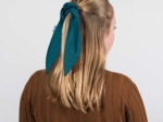 Short tail scrunchie bleu vert