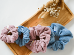 Scrunchie velours côtelé bleu