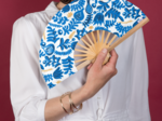 Hand-held fan passion bleue