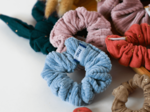 Small scrunchie velours côtelé bleu