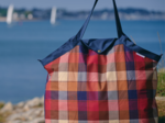 Tote bag with a zip ruby lurex tartan