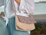 Flap of shoulder bag mille et une fleurs