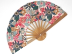 Hand-held fan cerise en fleur
