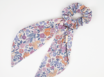 Short tail scrunchie comptine enchantée rose