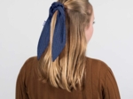 Short tail scrunchie blue english embroidery