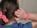 Mini Scrunchie gaze pois or rose sorbet
