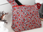 Cosmetic bag with flap rouge corolle
