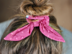 Bunny ear Scrunchie plumetis rose fuchsia