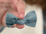 Small bow hair slide gaze pois or bleu gris