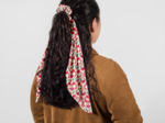 Long tail scrunchie poppy