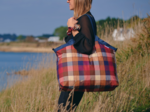 Tote bag with a zip ruby lurex tartan