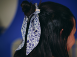 Short tail scrunchie scandinavia bleu