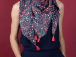 Pom pom scarf huppette fleurie