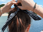 Short tail scrunchie striped silver dark blue