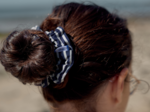 Small scrunchie striped  ivory navy
