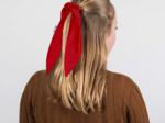 Short tail scrunchie rouge foncé