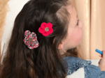 Flower petal hair slide small  tapis rouge