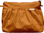 Pleated clutch bag caramel golden straw