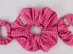 Scrunchie neon pink gingham