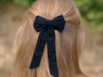 Medium ribbon hair clip broderie anglaise noire