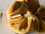 Scrunchie velours jaune or