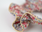 Large Piping Scrunchie porcelaine rosée