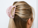 Large Romy clip pale pink