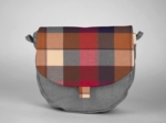 Flap of small shoulder bag ruby lurex tartan
