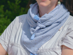 Pom pom scarf gaze pois or bleu baltique